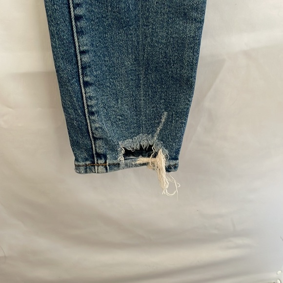 Good American distressed blue jeans size 2/26 good curve stretchy - Picture 3 of 8